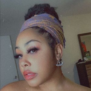 Meet your Posher, Ash-leigh